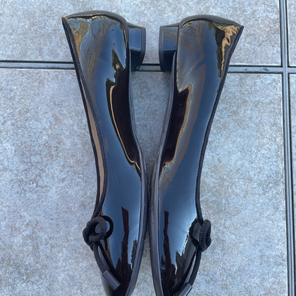 Salvatore Ferragamo Black Patent Leather Ballet Flats - Picture 10 of 14